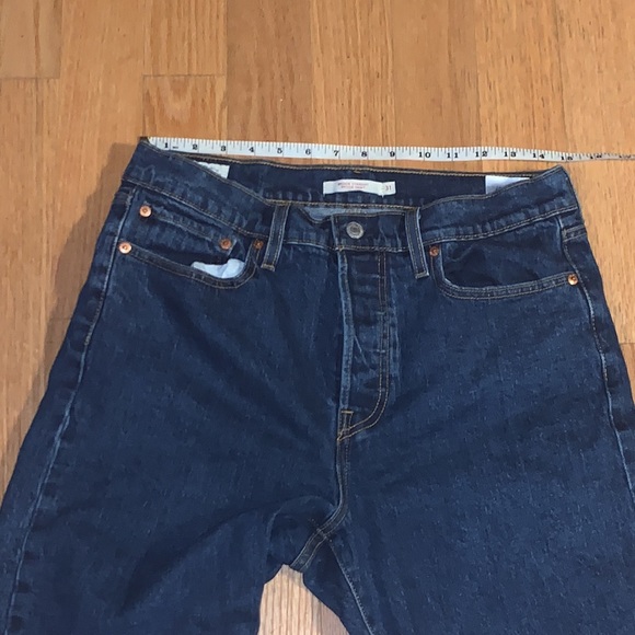 Levi’s Wedgie Straight Jeans - Picture 9 of 10